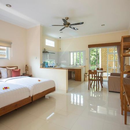 Donguri House Bali Bed and Breakfast Jimbaran Exteriör bild